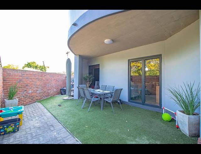 2 BEDROOM PROPERTY TO RENT IN MENLO PARK